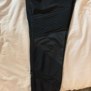 Black motto leggings
